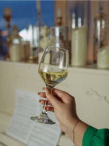 verre de vin blanc de Bienvenue Batard-Montrachet