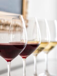 verres de vin rouge et de vin blanc de Bourgogne Hautes-Côtes de Beaune