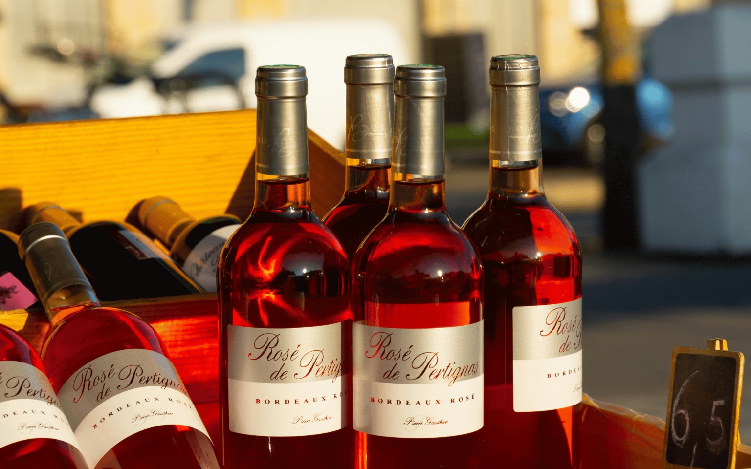 Des bouteilles de Bordeaux rosé
